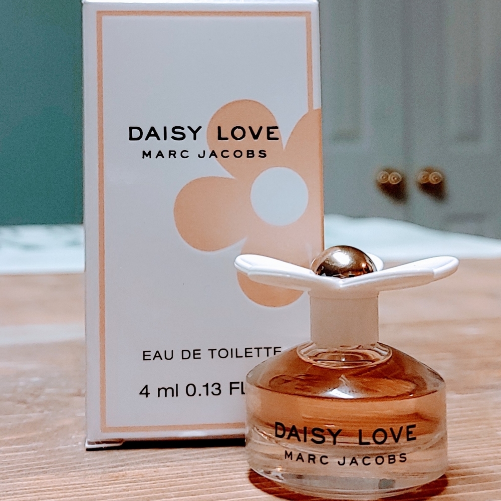 Marc Jacobs Daisy Love